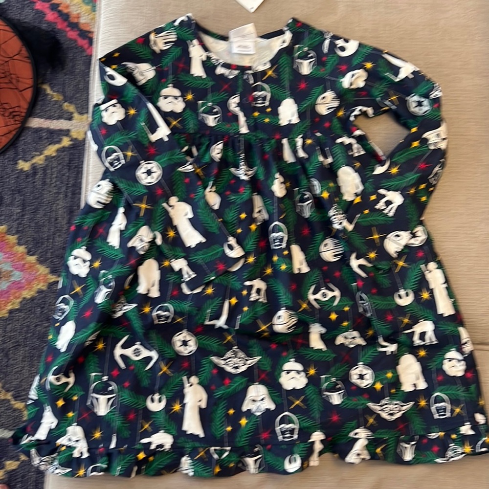 Hanna Andersson NWT size 5 Star Wars holiday nightgown